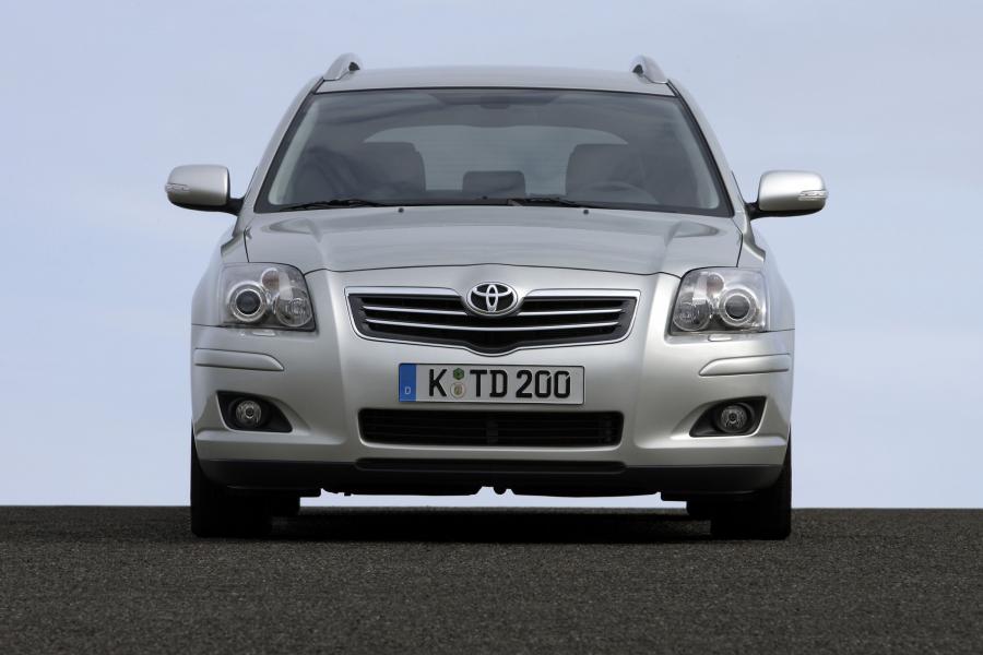  Toyota Avensis Wagon 2006 года  (фото 49 из 71)